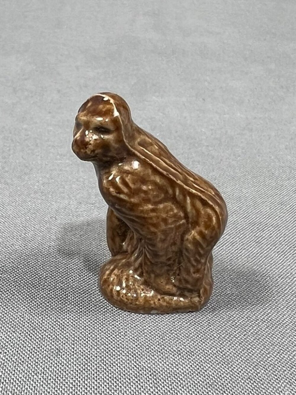 Vtg Wade Whimsies Red Rose Tea Brown Gorilla Ceramic Figurine Miniature England